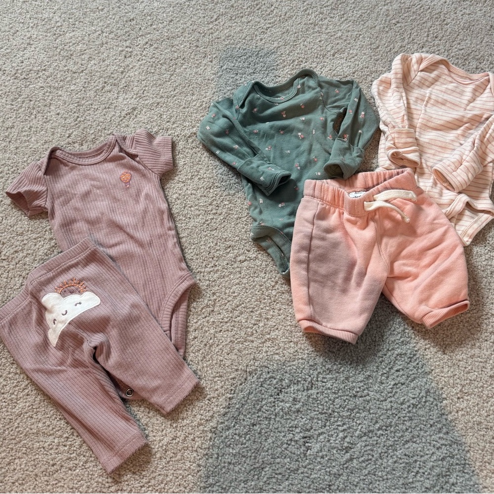 Adorable Baby Clothing Set in Pink and Green